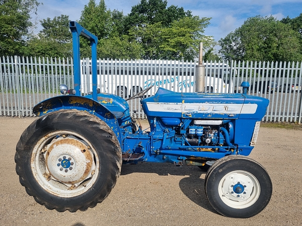 Chris Atkin & Son Ltd - Ford 3000